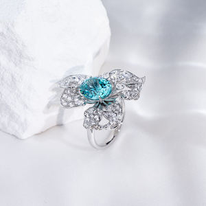 แหวนหมั้นเพชรพลอยสีน้ำเงินทรงรีทอง 9K รุ่น MSR-1740 จาก Messi Jewelry - Product Image 3