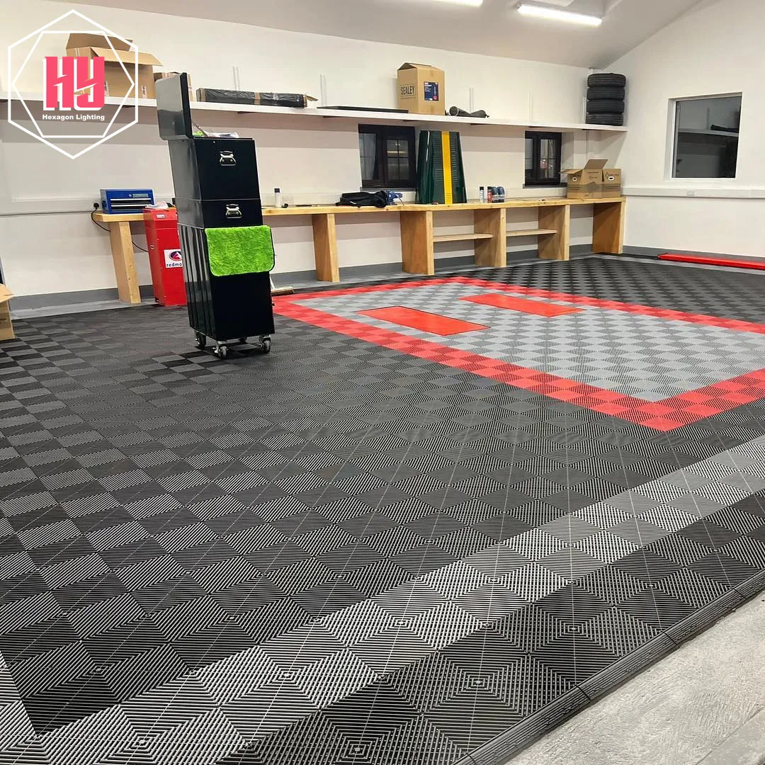 Carrelage modulaire en plastique PP antidérapant Interlock Carrelage de garage Plancher pour atelier/salon automobile Boutique Garage Concepteur de carrelage