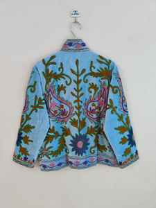Veste en velours Suzani, style bohème, brodée de fleurs, veste tribale ouzbek artisanale, vêtement extérieur artistique - Product Image 6