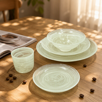Service de table en verre blanc laiteux à motif tourbillonné, assiette, bol, tasse pour la décoration de la table à la maison