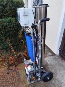 Sistema Portátil <span class=keywords><strong>de</strong></span> Tratamiento <span class=keywords><strong>de</strong></span> Agua RO DI <span class=keywords><strong>de</strong></span> Acero Inoxidable para Limpieza <span class=keywords><strong>de</strong></span> Paneles Solares y Lavado <span class=keywords><strong>de</strong></span> Ventanas con Carro <span class=keywords><strong>de</strong></span> Empuje Manual - Product Image 4