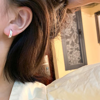 Boucles d'oreilles créoles brossées en argent 925 pour femmes, style minimaliste haut de gamme, élégantes et tendance