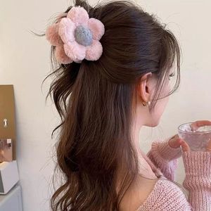 플러시 퍼리 플라워 헤어 클로 클립 8가지 사이즈 푹신하고 부드러운 귀여운 따뜻한 헤어 악세사리 여성 소녀 레이디 파티 포니테일 샤크 클립 - Product Image 5