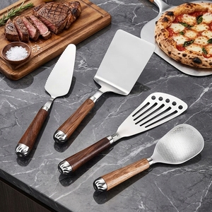 Spatule personnalisée avec logo pour <span class=keywords><strong>achat</strong></span> en gros, <span class=keywords><strong>ustensile</strong></span> de <span class=keywords><strong>cuisine</strong></span> en acier inoxydable 304 avec manche en bois de rose massif, épaissie et durable pour la cuisson - Product Image 1