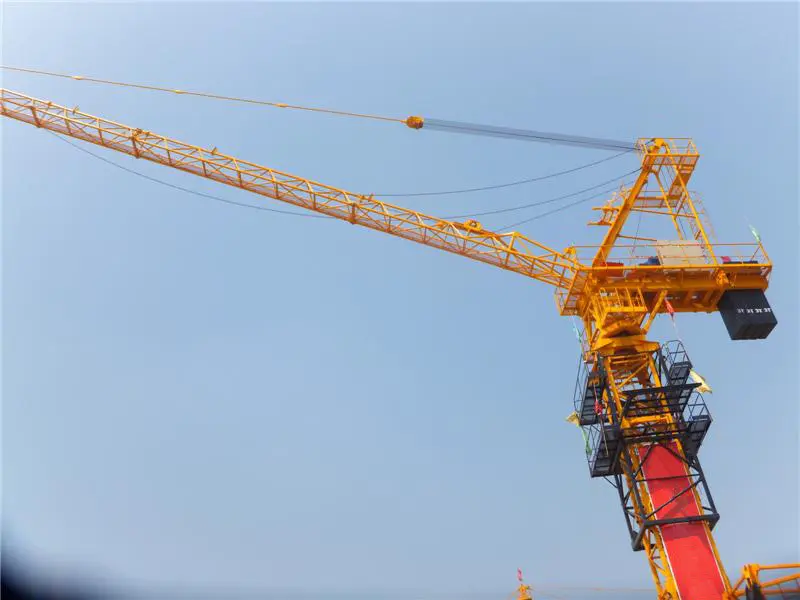 อุปกรณ์เครื่องจักรก่อสร้างอาคารสูง CCTL200.10 Luffing Jib Tower Crane