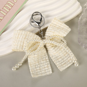 Llavero <span class=keywords><strong>de</strong></span> cadena <span class=keywords><strong>de</strong></span> perlas con lazo floral pequeño estilo coreano, set <span class=keywords><strong>de</strong></span> regalo <span class=keywords><strong>de</strong></span> 8 llaveros elegantes con lazo, dijes <span class=keywords><strong>de</strong></span> cadena <span class=keywords><strong>de</strong></span> perlas virales <span class=keywords><strong>de</strong></span> TikTok para bolsos - Product Image 6