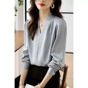 Blusa de Mujer con Cuello en V para Primavera, Otoño y Verano, Color Sólido, Diseño con Botones en la Parte Delantera, Estilo Maduro y Sencillo - Product Image 5