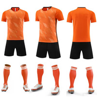 Jersey Sepak Bola Sublimasi Kustom Grosir Kerah Bulat Lengan Pendek Atasan Bernapas Cepat Kering Celana Pendek Pakaian Olahraga Musim Panas untuk Wanita
