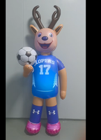 Mascotte gonflable en PVC en forme de cerf pour le football, personnage de dessin animé gonflable pour événements sportifs, poupée mascotte pour la publicité et la décoration