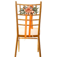 Bouquet de fleurs artificielles en soie moderne et romantique pour décoration de chaise de mariage en extérieur avec logo personnalisé – Fournisseur