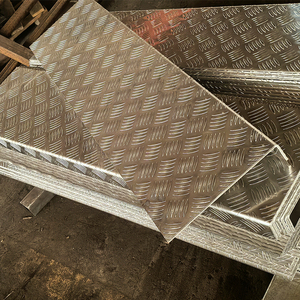 Plaque antidérapante en <span class=keywords><strong>aluminium</strong></span> à motif diamant, en stock, pour marches d'escalier pliées, revêtement de plateforme, matériau de construction extérieur - Product Image 2
