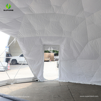 Tente dôme igloo transparente en PVC gonflable imperméable pour hôtel en plein air avec salle de bain