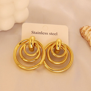 Aros de Acero Inoxidable Chapados en Oro al por Mayor MW, Pendientes de Aro Geométricos con Colgante de Oro de 18K, Joyería Fina para Mujer - Product Image 5