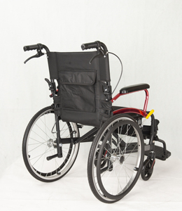 <span class=keywords><strong>Fauteuil</strong></span> <span class=keywords><strong>roulant</strong></span> pliable portable <span class=keywords><strong>haut</strong></span> <span class=keywords><strong>de</strong></span> <span class=keywords><strong>gamme</strong></span> en aluminium SUNCARE pour handicapés - Product Image 4