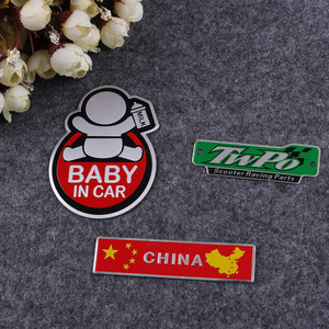 Plaque décorative automobile Chenyu personnalisée en alliage de zinc avec logo de club automobile - Product Image 4