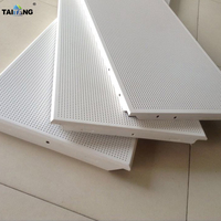 Tuiles de plafond en métal 600X600 Panneaux de faux plafond en aluminium intérieurs de cuisine à Foshan