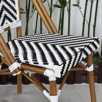 Ensemble de meubles de jardin et d'extérieur de luxe : table et chaise monobloc tressées en forme de V pour restaurant