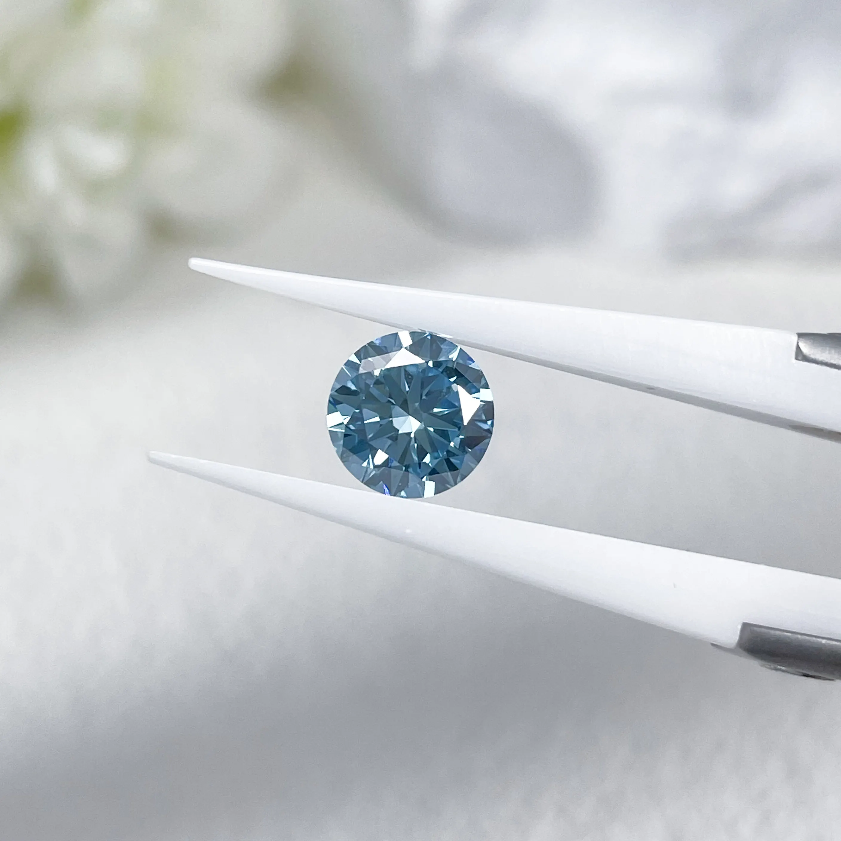 สีฟ้าที่สวยงาม 1ct - 5ct ทรงกลมแฟนซีสีฟ้าเข้มข้น VS IGI Lab Diamond