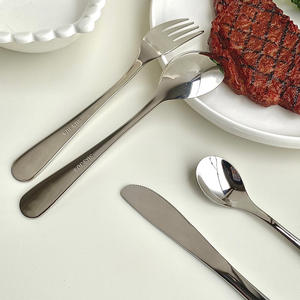 ชุดช้อนส้อมสแตนเลส 304 สำหรับเด็ก สีพื้น ขัดเงาเกรดอาหาร มีด ส้อม ช้อน ชุดรับประทานอาหารแบบตะวันตก - Product Image 3