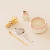 Ensemble de thé matcha en porcelaine à motif de fleurs de cerisier en relief, cinq pièces, écologique, durable, design Japandi, accessoires pour café