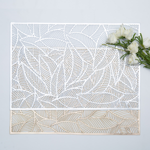 Bán Buôn Vàng Rỗng Cắt Sang Trọng Tùy Chỉnh Vàng Bảng Mat Có Thể Giặt PVC Placemats - Product Image 1