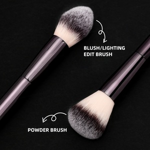 Pinceau de maquillage double à marque privée, poils en nylon doux, pour contour et poudre illuminatrice, avec boîte en papier personnalisée - Product Image 5