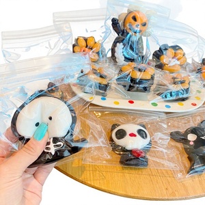 Juguetes blandos de animales adorables para Halloween, panda, murciélago, fantasma, juguete antiestrés, peluche suave para apretar, para niños, unisex - Product Image 1
