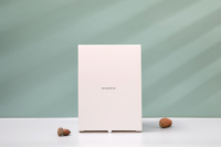 Petite boîte postale en carton ondulé blanc personnalisée avec spécifications en aluminium gaufrage emballage personnalisé expédition