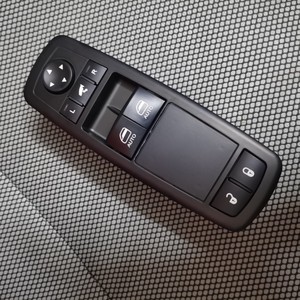 สวิตช์กระจกไฟฟ้า Dodge Ram รุ่น 68148895AA ด้านหน้าซ้าย สำหรับอะไหล่เปลี่ยนรถบรรทุก - Product Image 2