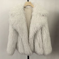 Manteau long en fausse fourrure épaisse marron pour femme, style trench chaud et moelleux, nouvelle collection hiver 2026