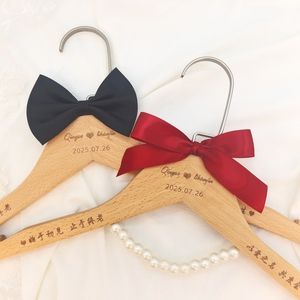 신부 드레스 신랑 정장 신혼부부를 위한 맞춤형 로고 나무 옷걸이, 웨딩 약혼 후크 걸이형 도매 - Product Image 3