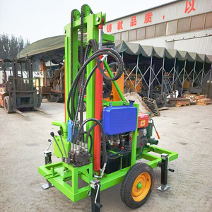 De waterputboorinstallatie met een diepte van 100 tot 200 meter gebruikt dieselmotoren, een mobiele waterputboorinstallatie. - Product Image 1