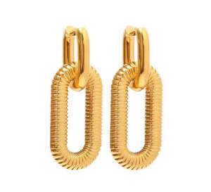 ต่างหูห่วงรูปตัว C ขนาดใหญ่ประดับมุกหลายเม็ด ดีไซน์หรูหราทันสมัย ผลิตจากสแตนเลสชุบทอง สำหรับผู้หญิง - Product Image 1