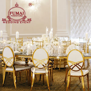 Elegante salón de banquetes con marco dorado de acero inoxidable, silla para eventos - Product Image 1