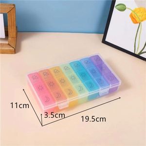 Pastillero Semanal Clásico Rainbow de Plástico PP con 28 Compartimentos para Medicamentos y Vitaminas Diarios - Personalizable JH Medibox - Product Image 2