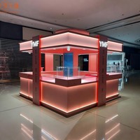 Présentoir à bijoux rose clair personnalisé Atrium Vitrine d'exposition de bijoux de centre commercial haut de gamme pour les marques de luxe