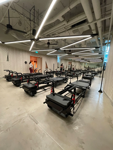 Maßgefertigtes Neues Design Langlebiges Megaformer Yoga-Trainings-Kernbett Legierung Aluminium Pilates Xformer Maschine - Product Image 3