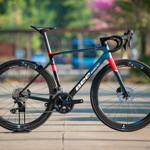 Новый шоссейный велосипед 2026 года, 7.7 кг, карбон, Shimano 105 R7120, 24 скорости, гидравлические дисковые тормоза, колеса 700C, гоночный велосипед OEM - Product Image 2