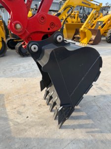 รถขุดขนาดเล็กมือสอง Kubota KX057‑4 น้ำหนัก 5.7 ตัน แบบไฮดรอลิก สำหรับขุดบ่อปลาและระบายน้ำในหมู่บ้าน - Product Image 4