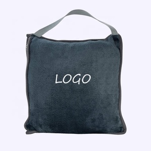 Novo Estilo de Cobertor com Capuz Vestível, Almofada de Viagem para Avião, Cobertor 2 em 1 - Product Image 1
