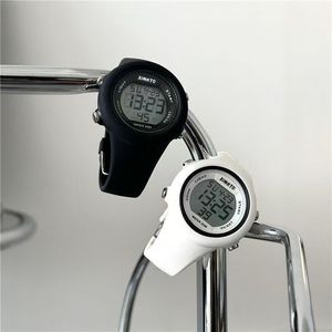 Montre numérique de mode simple pour les étudiants du collège Montre électronique de sport étanche pour le sens du couple - Product Image 5