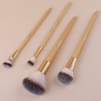Échantillon Gratuit – Nouvelle Trousse Professionnelle de 4 Pinceaux de Maquillage Visage à Marque Blanche avec Poils Synthétiques, Manche en Bois, Éponge et Pochette pour Correcteur