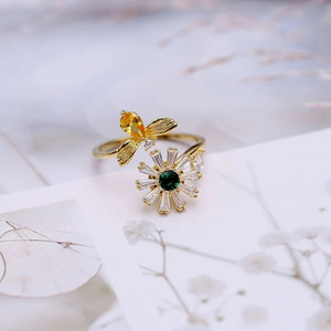 Anello Aperto a Forma di Ape e Girasole Scintillante per Donne, Gioiello da Dito Unico e alla Moda - Product Image 1