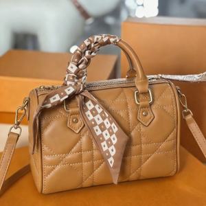 กระเป๋าใต้วงแขน PU ระดับไฮเอนด์สำหรับผู้ชายและผู้หญิง รุ่น Spring Street Trends ทนทาน ใช้ได้ทุกวัน - Product Image 2