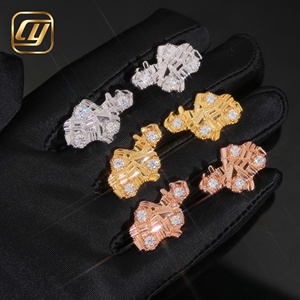 Boucles d'oreilles clous en moissanite irrégulière entièrement pavée, en argent sterling S925, style Iced Out, testées au diamant, stock en gros - Product Image 6