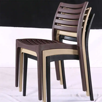 Chaise de salle à manger en plastique polypropylène moderne et bon marché de haute qualité chaise de restaurant empilable en plastique respirant
