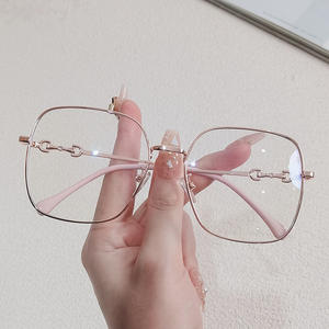 Lunettes anti-lumière bleue Yc5029 C1 carrées en métal, verres plats, lunettes de soleil tendance unisexe, monture moyenne, adaptées aux visages ovales - Product Image 4