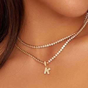Colliers personnalisés classiques en zircone, chaîne tennis, pendentif lettre en acier inoxydable plaqué or 18 carats, unisexe, serti griffe - Product Image 4