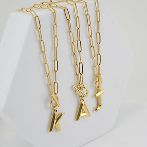 Collar con Inicial de Moda TD para <span class=keywords><strong>Mujer</strong></span>, Cadena Minimalista de Acero Inoxidable para Clavícula, Chapado en Oro de 18K, Estilo Europeo Americano, para Fiesta - Product Image 1