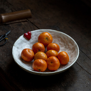 Assiette en céramique en forme de cœur de 9 pouces, faite à la main, grande capacité, pour servir des fruits, des desserts, des collations lors de fêtes - Product Image 2